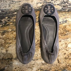 Tory Burch Reva Ballet Flats in Gray